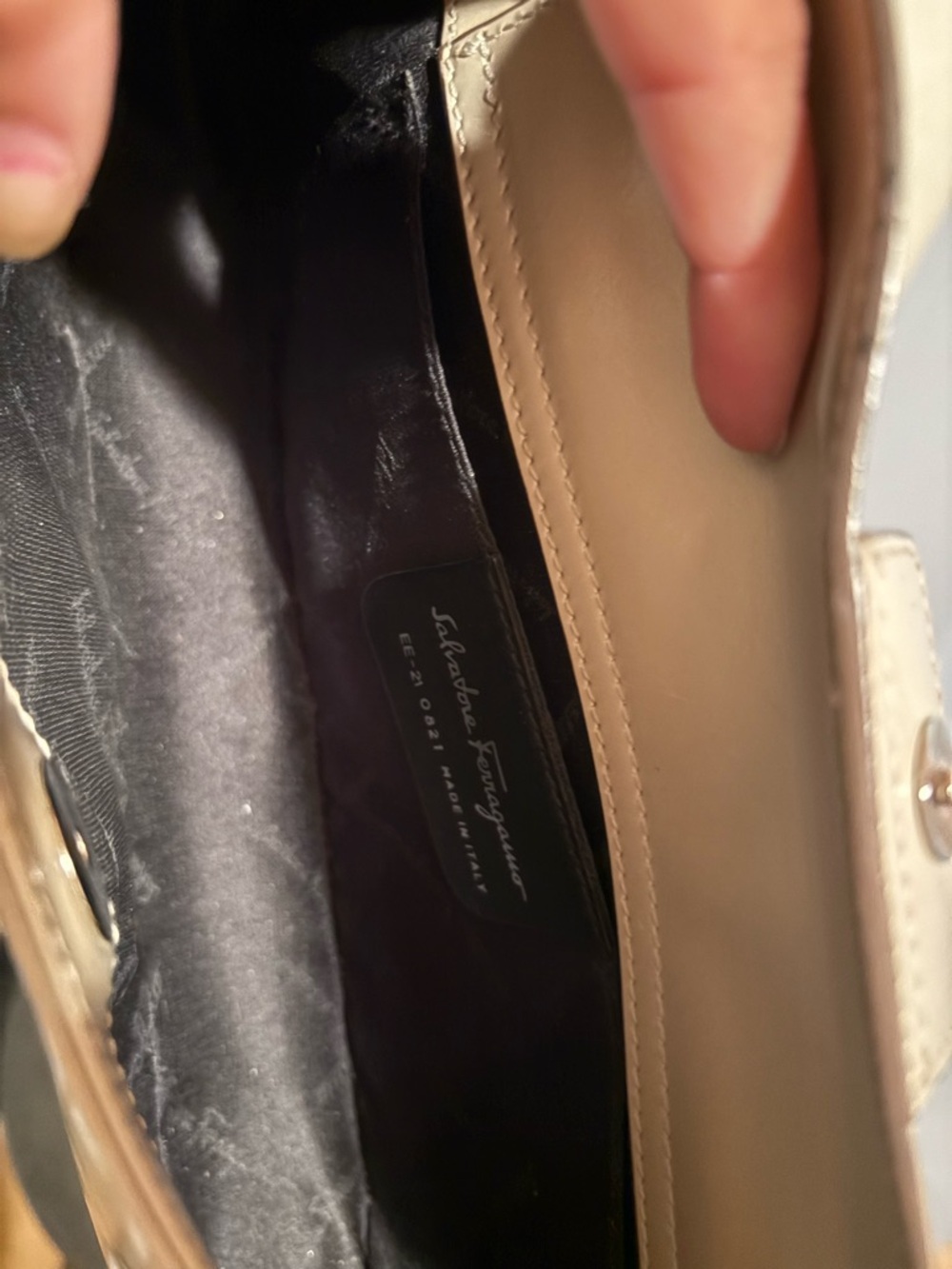 Salvatore Ferragamo Pearlescent Cream Small Shoulder Bag - Picture 10 of 11